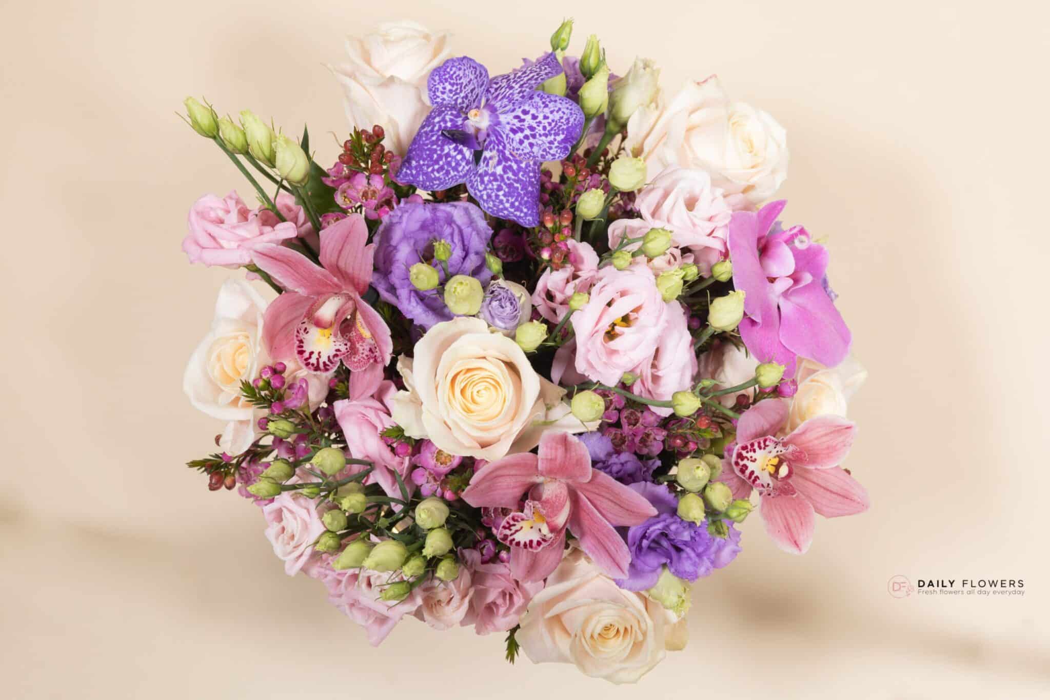 Flowers in a box - Luxurious flowers