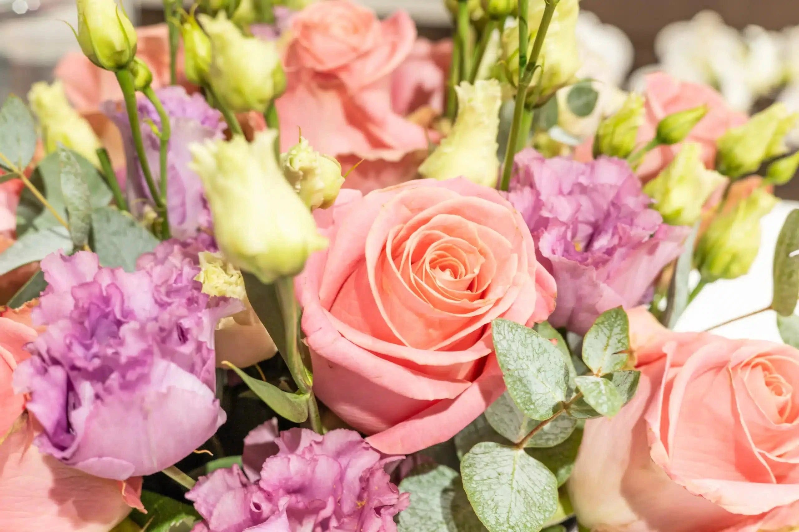 Bloemen in hoedendoos - Blushing Beauty