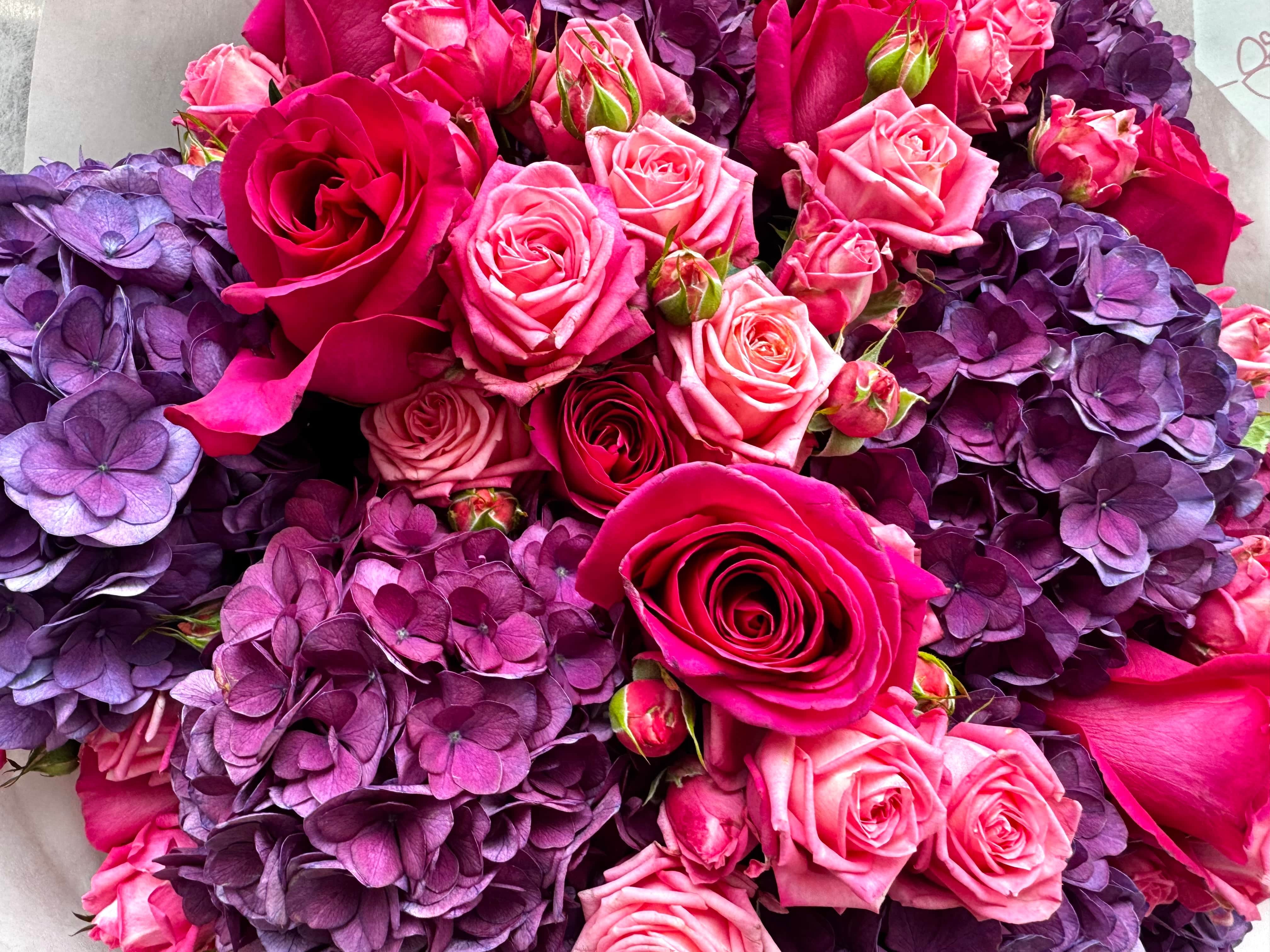 Royal Crown Couture flower bouquet close-up Daily Flowers Amsterdam