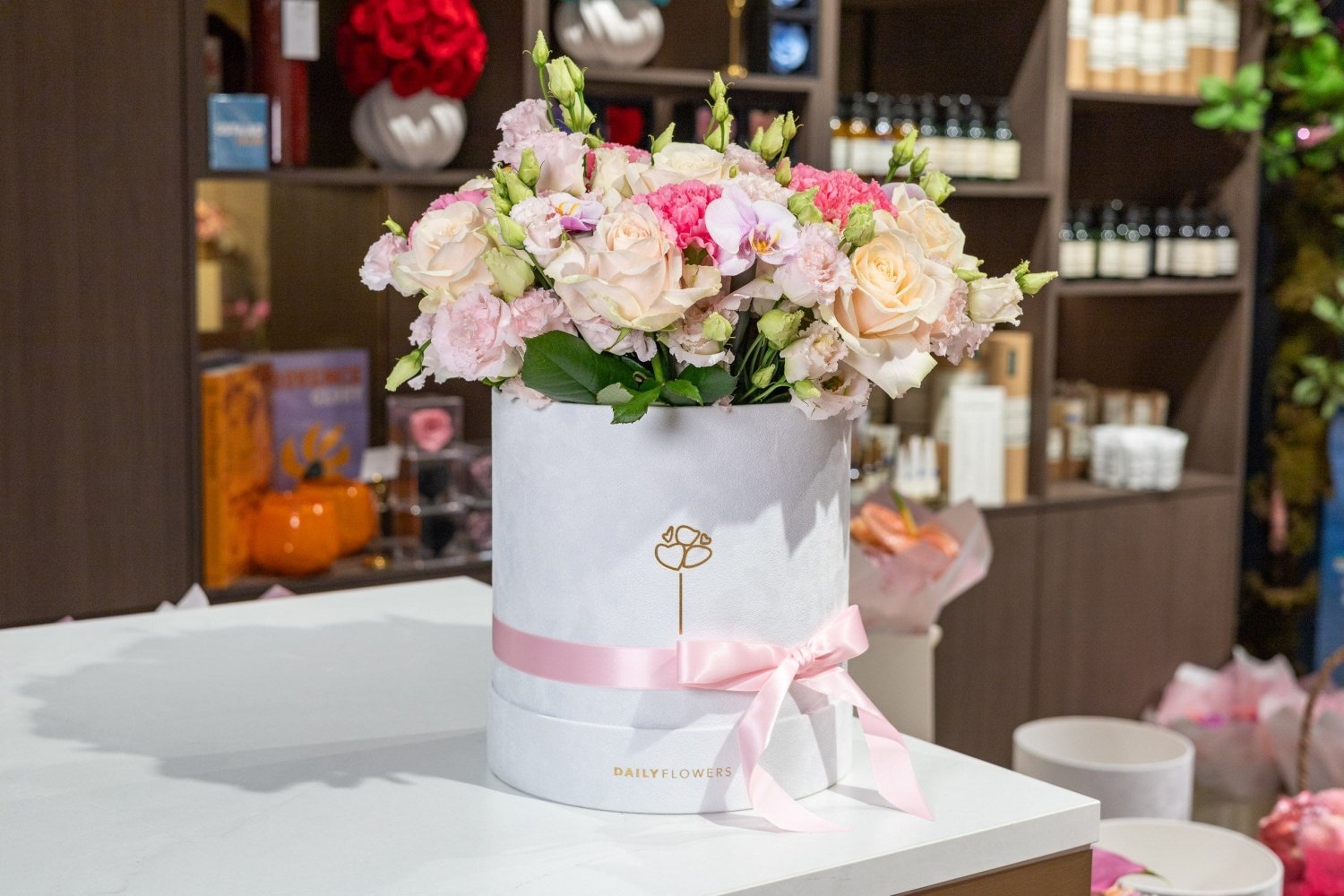 Pastel Poetry blossom box Daily Flowers Amsterdam