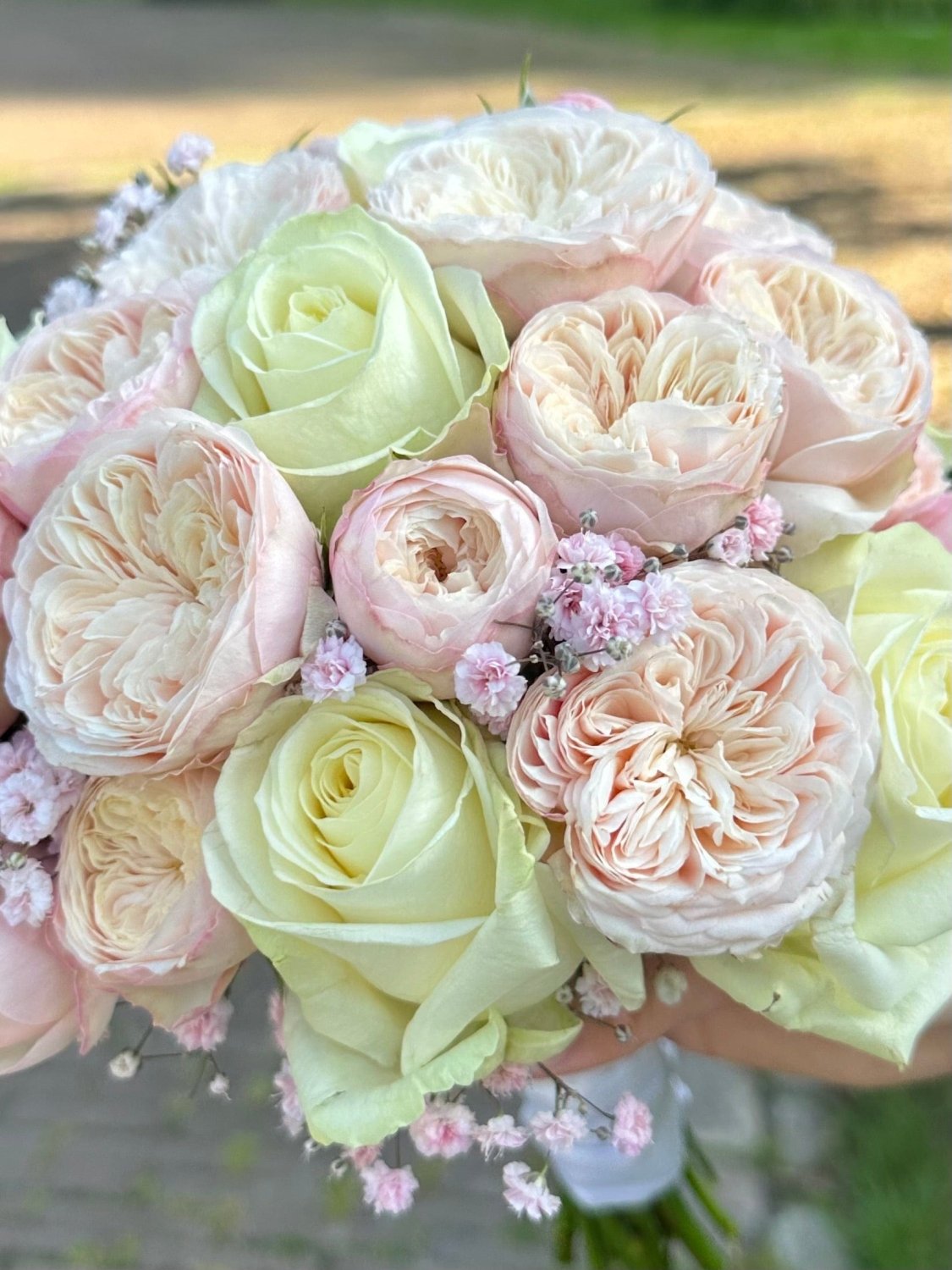 Pastel Princess Bride bridal bouquet close-up Daily Flowers Amsterdam