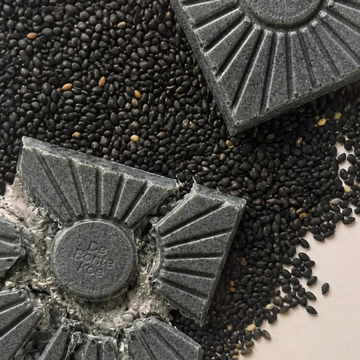 De Bonte Koe, Black Sesame filling at Daily Flowers