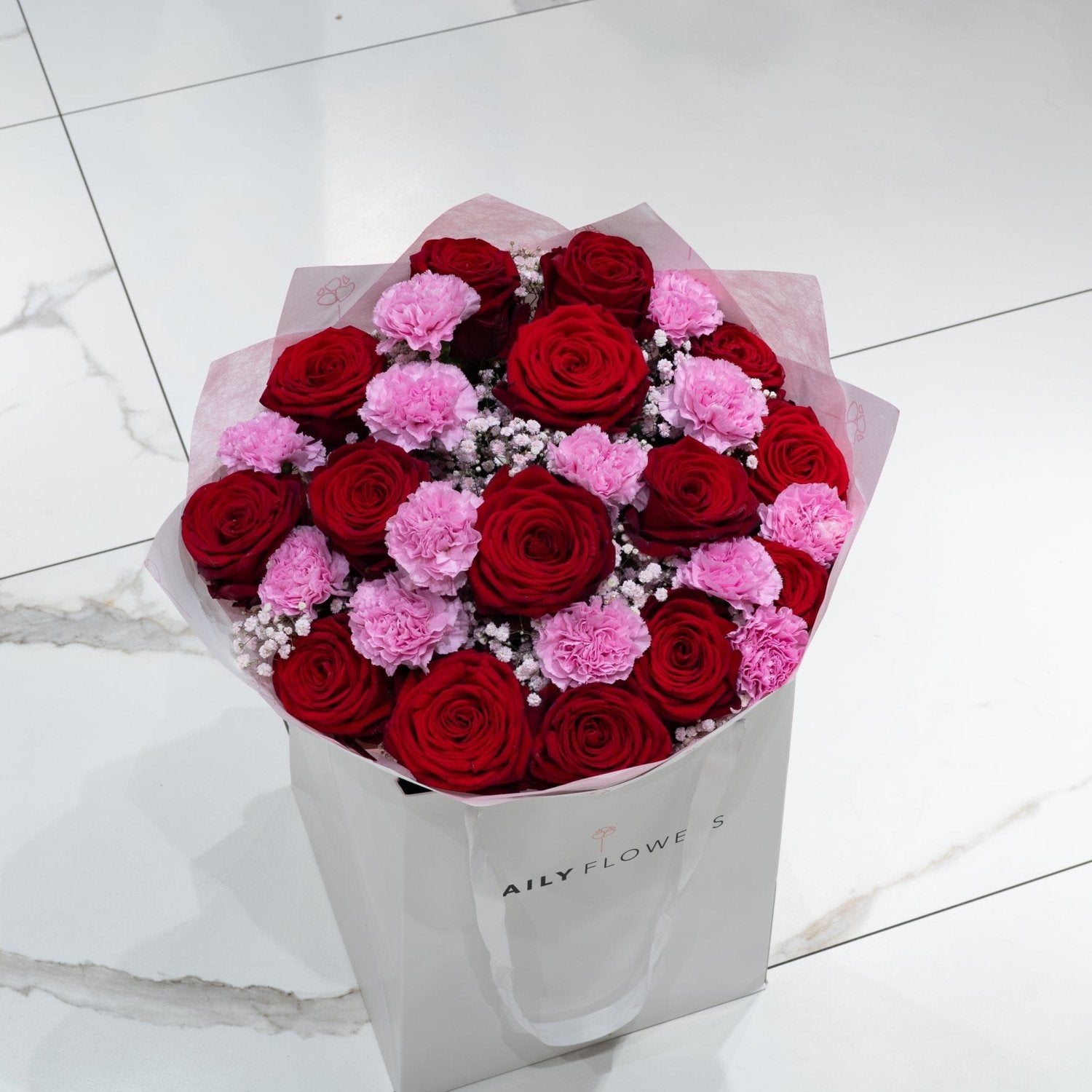 Dreamy Queen flower bouquet side view Daily Flowers