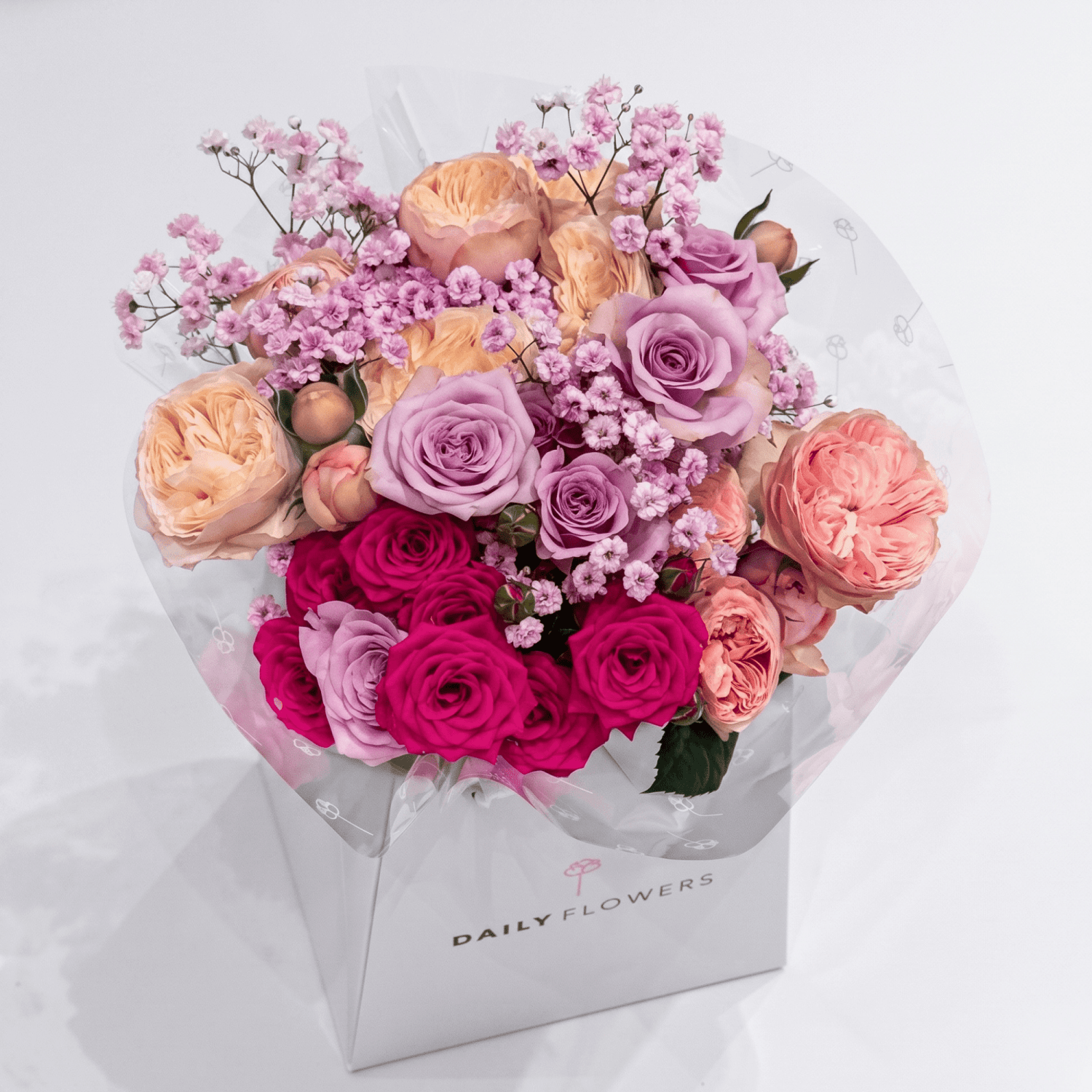 Pink Rosy Romance, Mini bouquet with roses by Daily Flowers