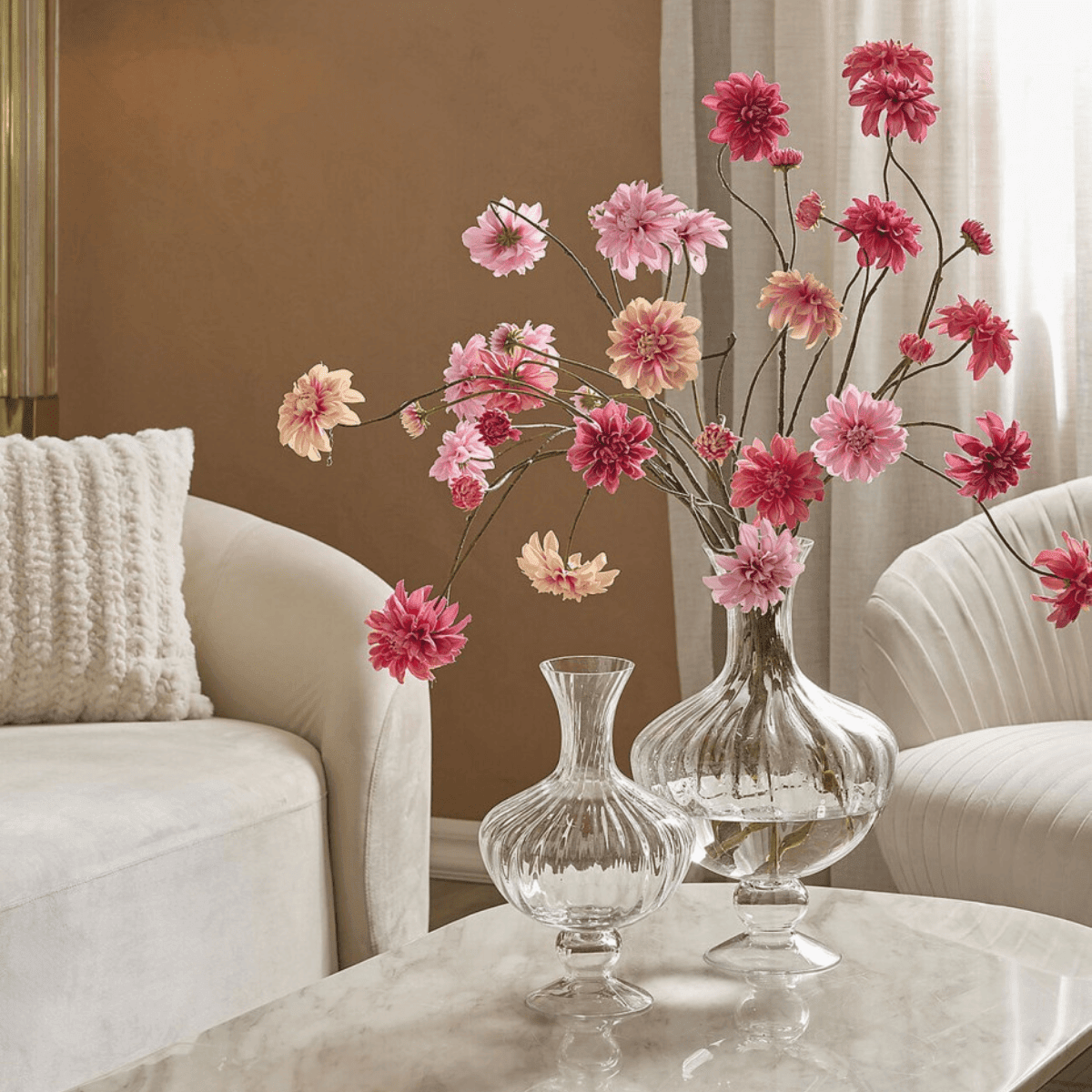 Clear Anfora flower vase detail