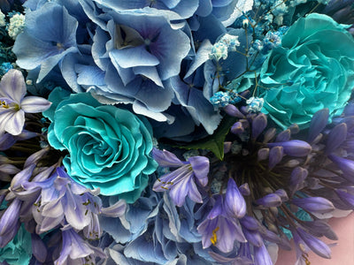Blue Waves Wonder flower bouquet close-up Daily Flowers Amsterdam