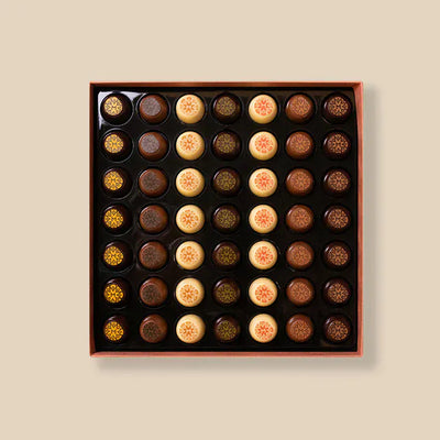Madaq Variety Box 49 chocolates interior