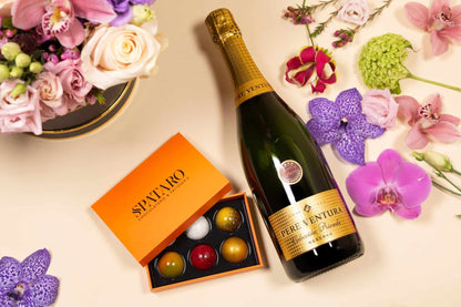 gift set Bottle of prosecco and chocolate