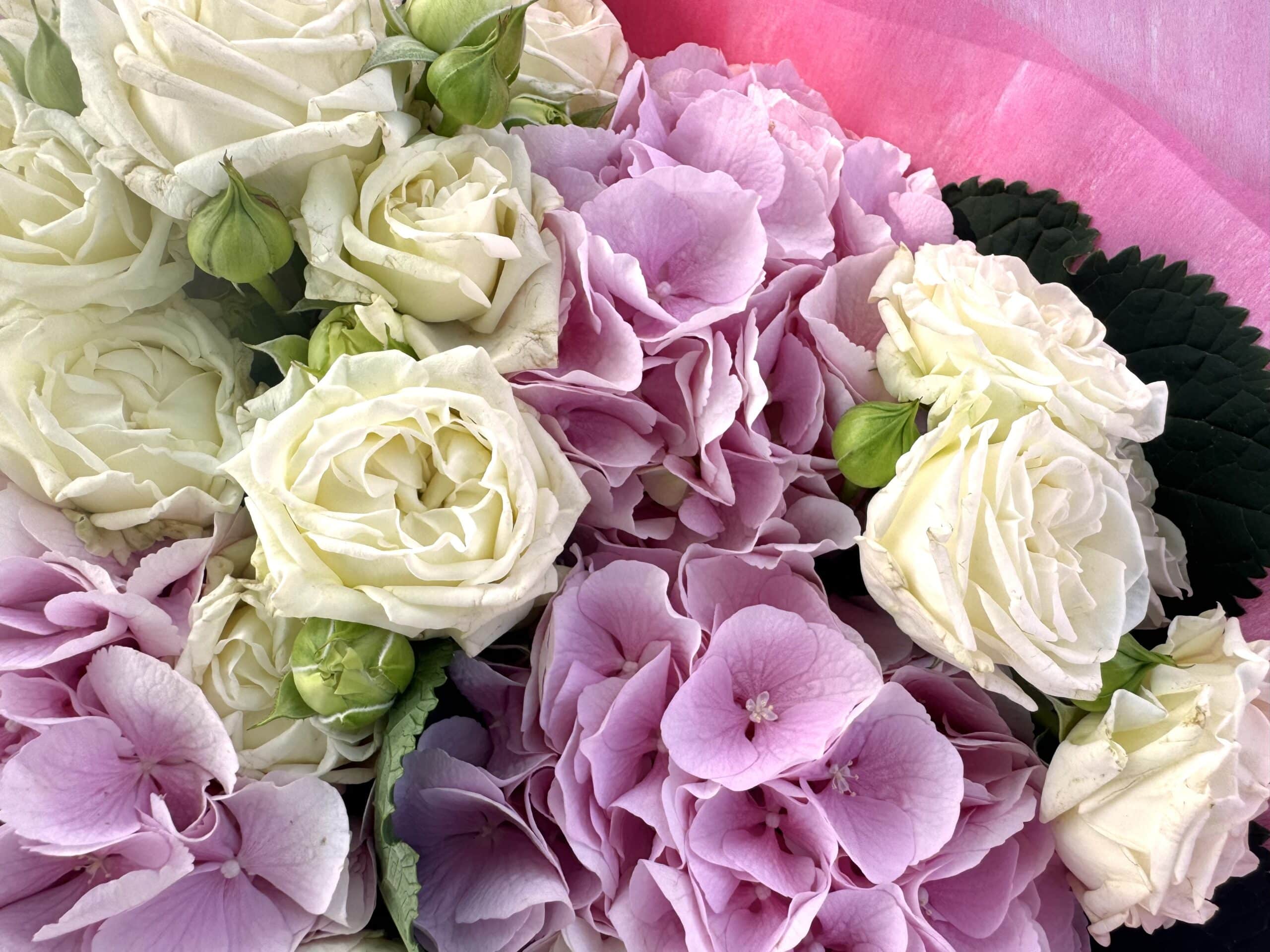 Pink hydrangea and spray roses