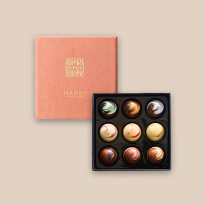 Madaq's Favorites box