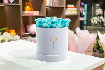 The exclusive box of love - long lasting roses - Tiffany blue