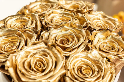 The exclusive box of love - long lasting roses - gold