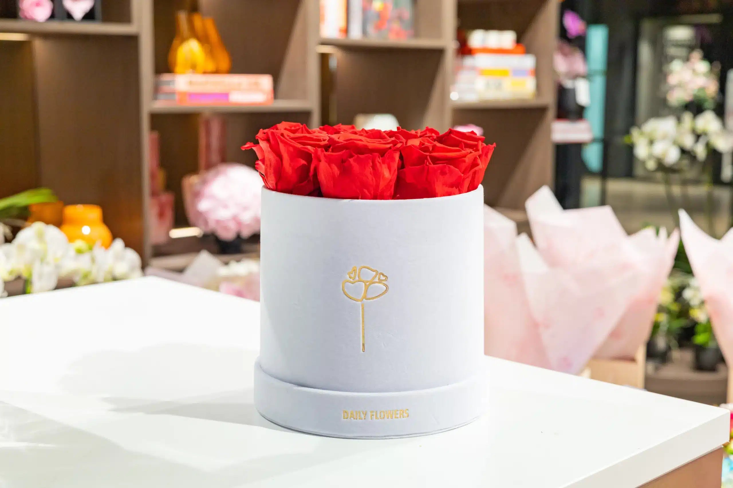 The exclusive box of love - long lasting roses - red