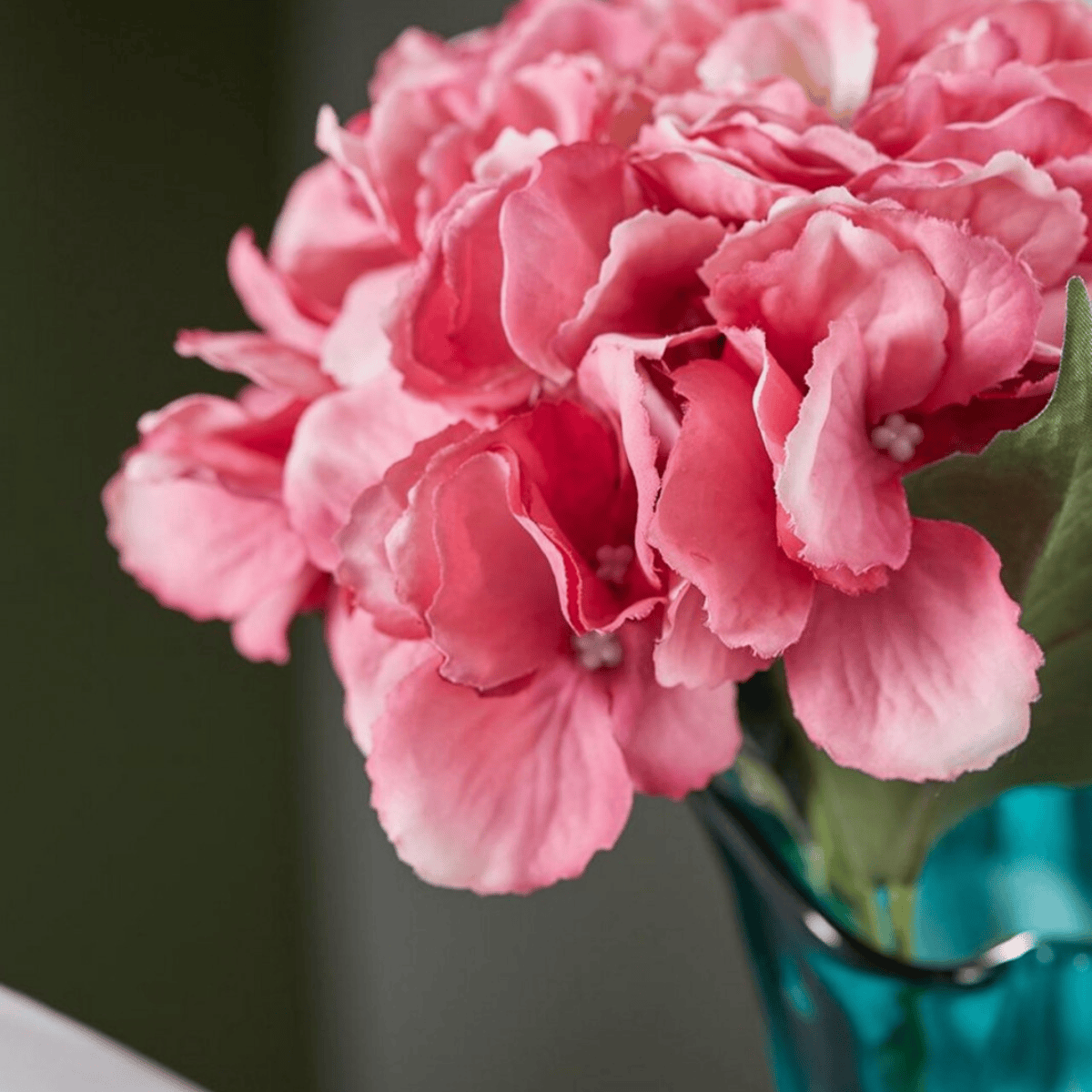 Artificial two tone pink hydrangea stem detail