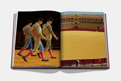 Assouline Sevilla Arte interior spread