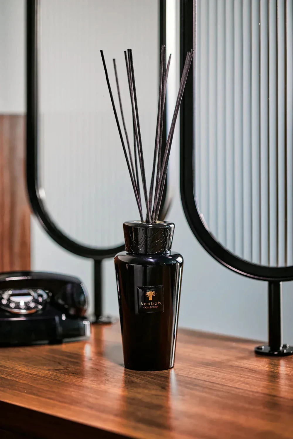 Baobab Encre de Chine diffuser bottle close-up