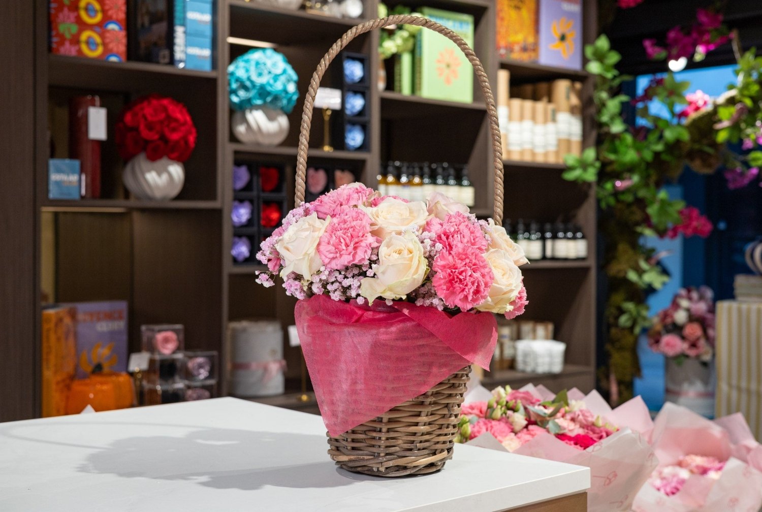 The Dreamier The Better blossom basket Daily Flowers Amsterdam