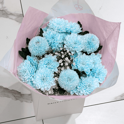 Blue Dream, Mini bouquet with gypsophila, lisianthus and chrysanthemums by Daily Flowers