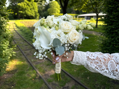 Blooming Bride bridal bouquet close-up Daily Flowers Amsterdam