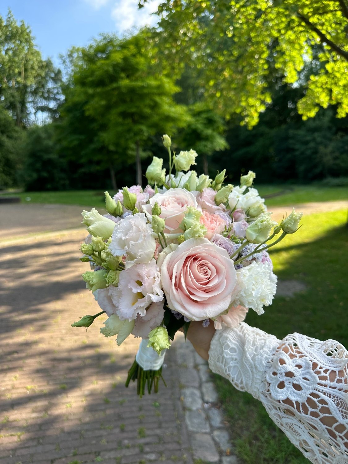 Pastel Blush Bride bridal bouquet Daily Flowers Amsterdam