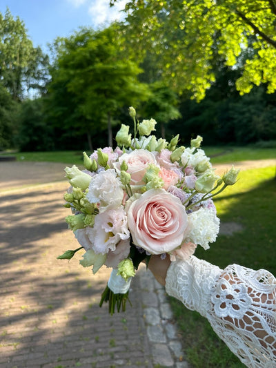 Pastel Blush Bride bridal bouquet Daily Flowers Amsterdam