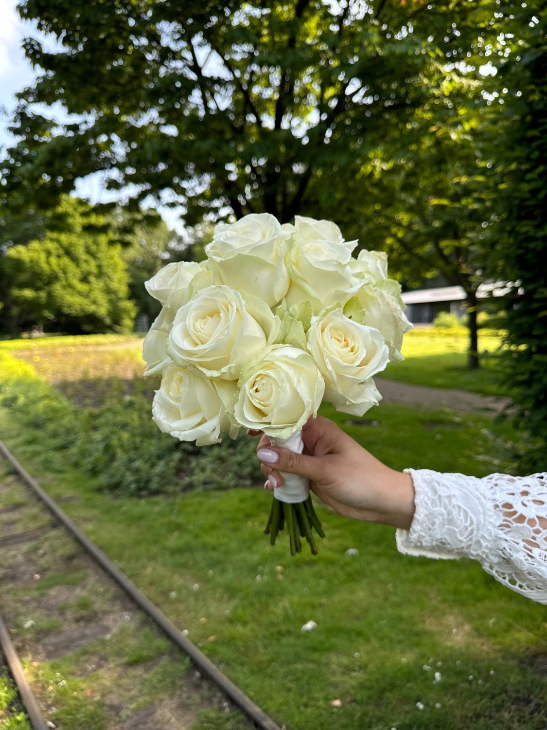 Royal Rose Dream bridal bouquet close-up Daily Flowers Amsterdam