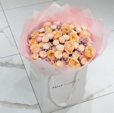 Champagne Whisper flower bouquet Daily Flowers Amsterdam