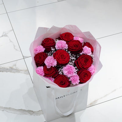 Dreamy Queen flower bouquet detail Daily Flowers