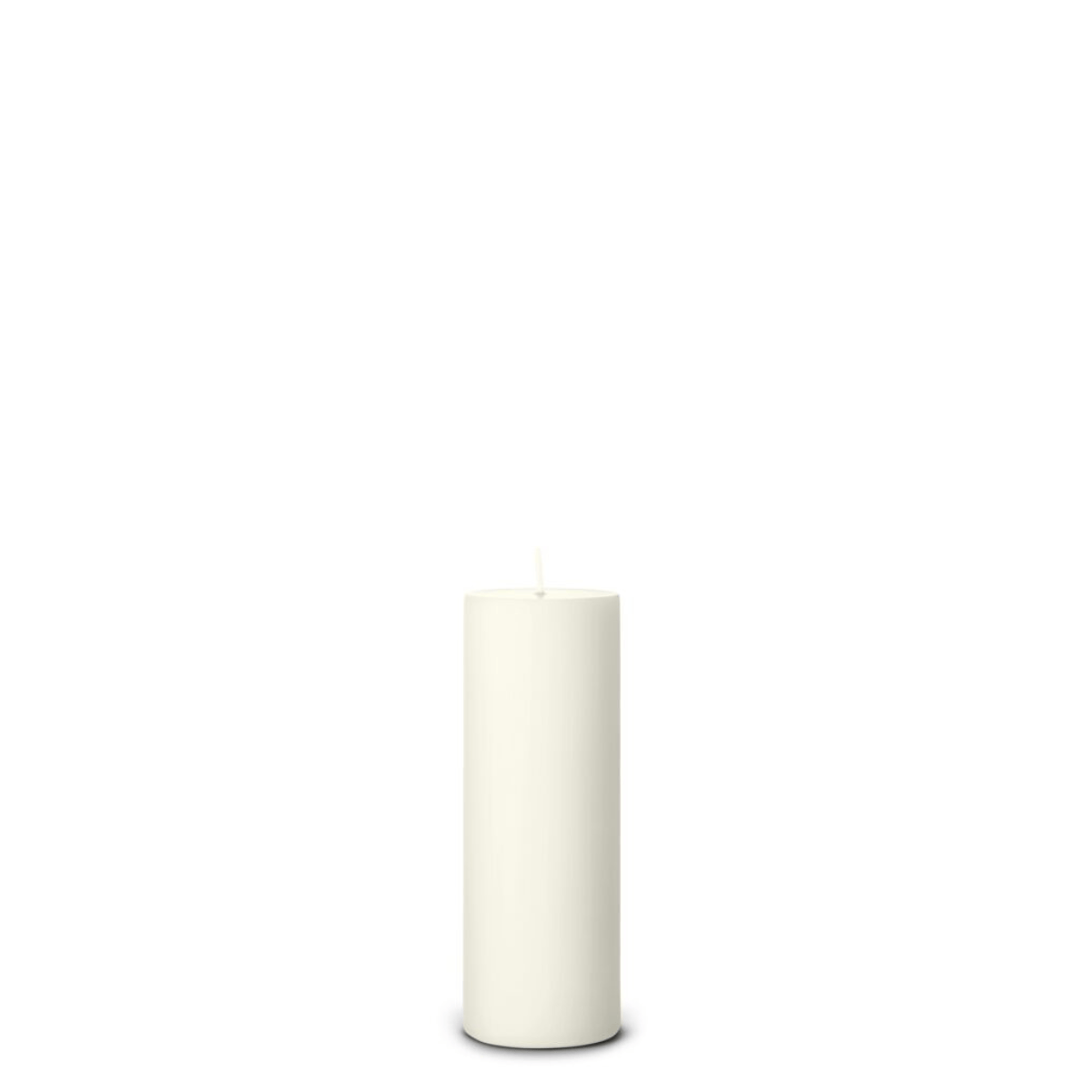 Silky pillar candle