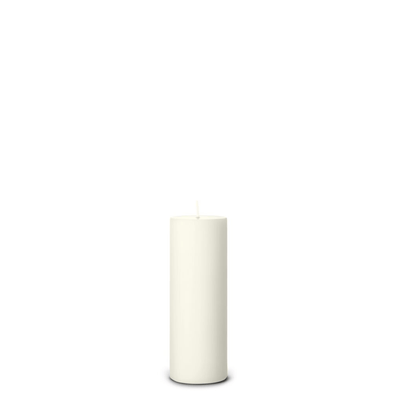 Silky pillar candle