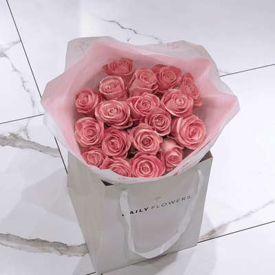 Pink Glitter Roses bouquet by Daily Flowers