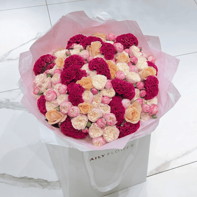 Pink Manhattan Magic bouquet with roses by Daily Flowers