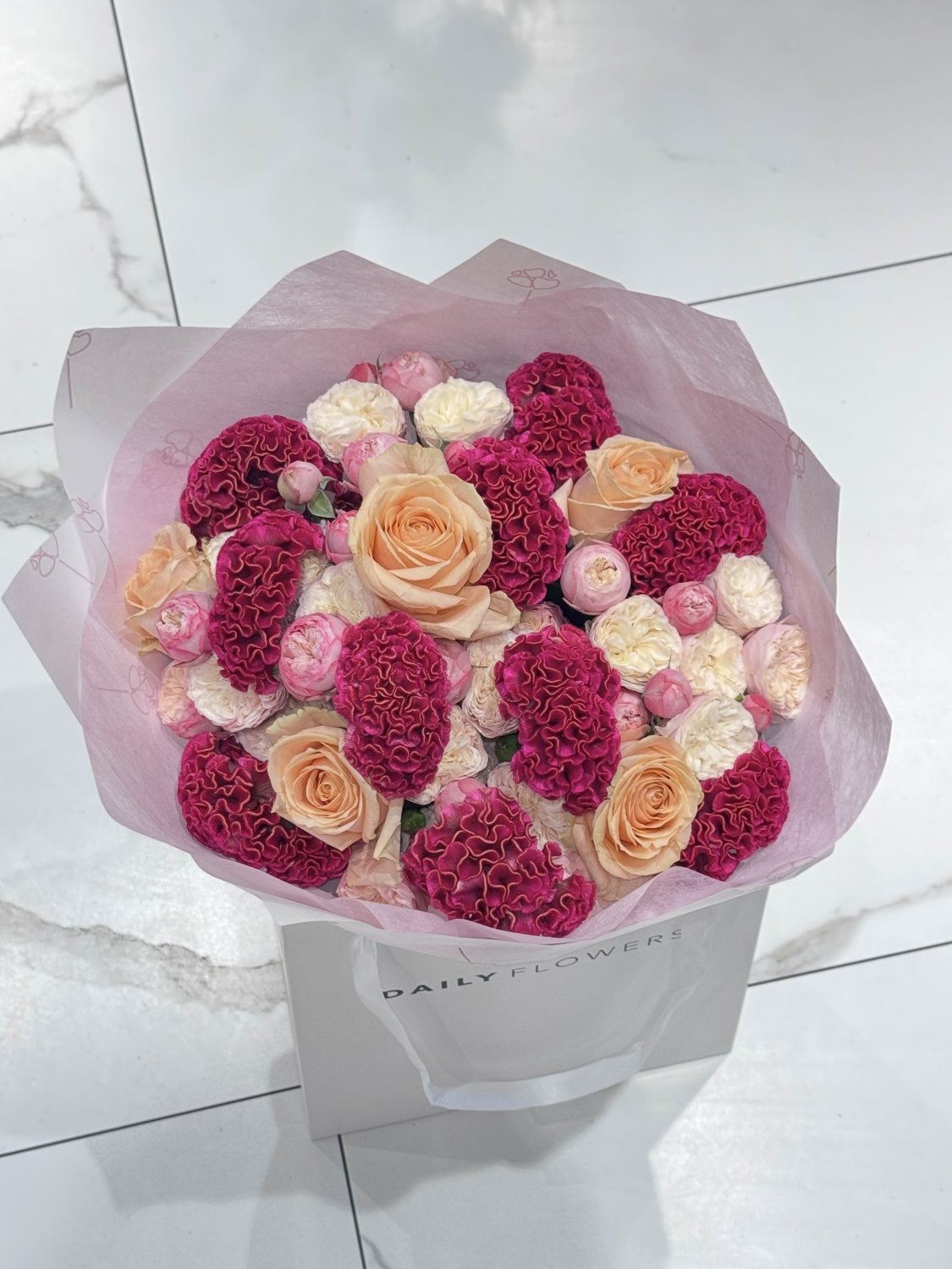 Pink Manhattan Magic bouquet with roses by Daily Flowers