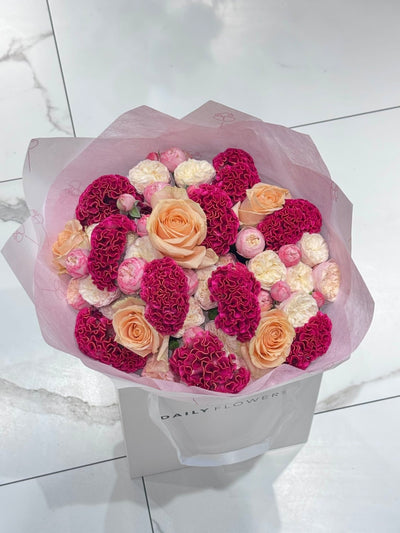 Pink Manhattan Magic bouquet with roses by Daily Flowers