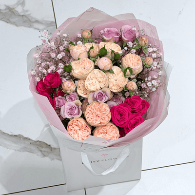 Pink Rosy Romance, Mini bouquet with roses by Daily Flowers