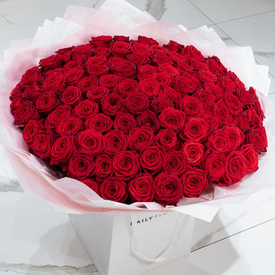 Red roses bouquet Daily Flowers Amsterdam