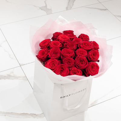 Red roses bouquet medium Daily Flowers