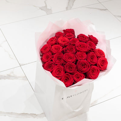 Red Roses bouquet by Daily Flowers