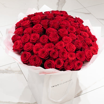 Red Roses bouquet by Daily Flowers