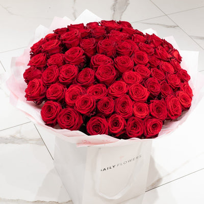 Red Roses bouquet by Daily Flowers