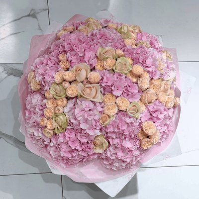 Royal Princess Blush bouquet with roses by Daily Flowers