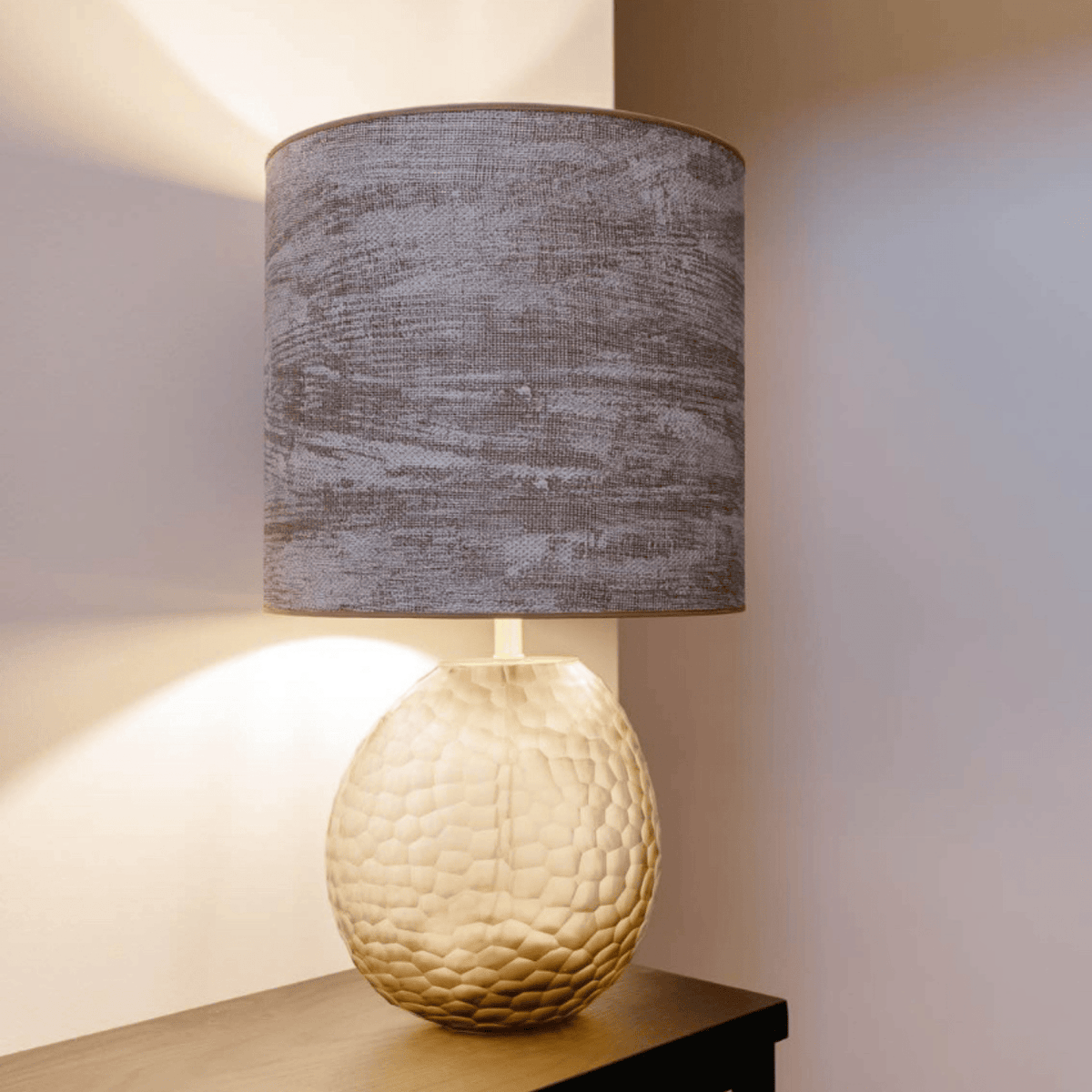 Stellar Tablelamp at Daily Flowers