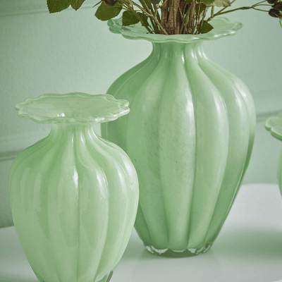 Blossom flower vase purple