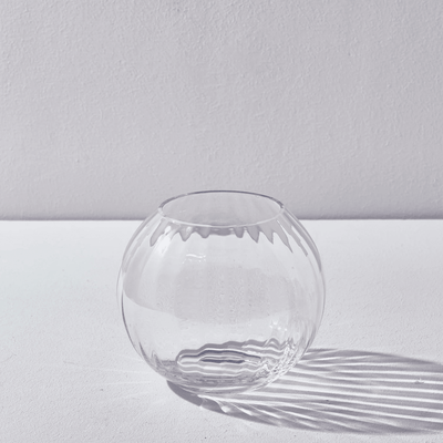 Transparent Sfera vase detail view